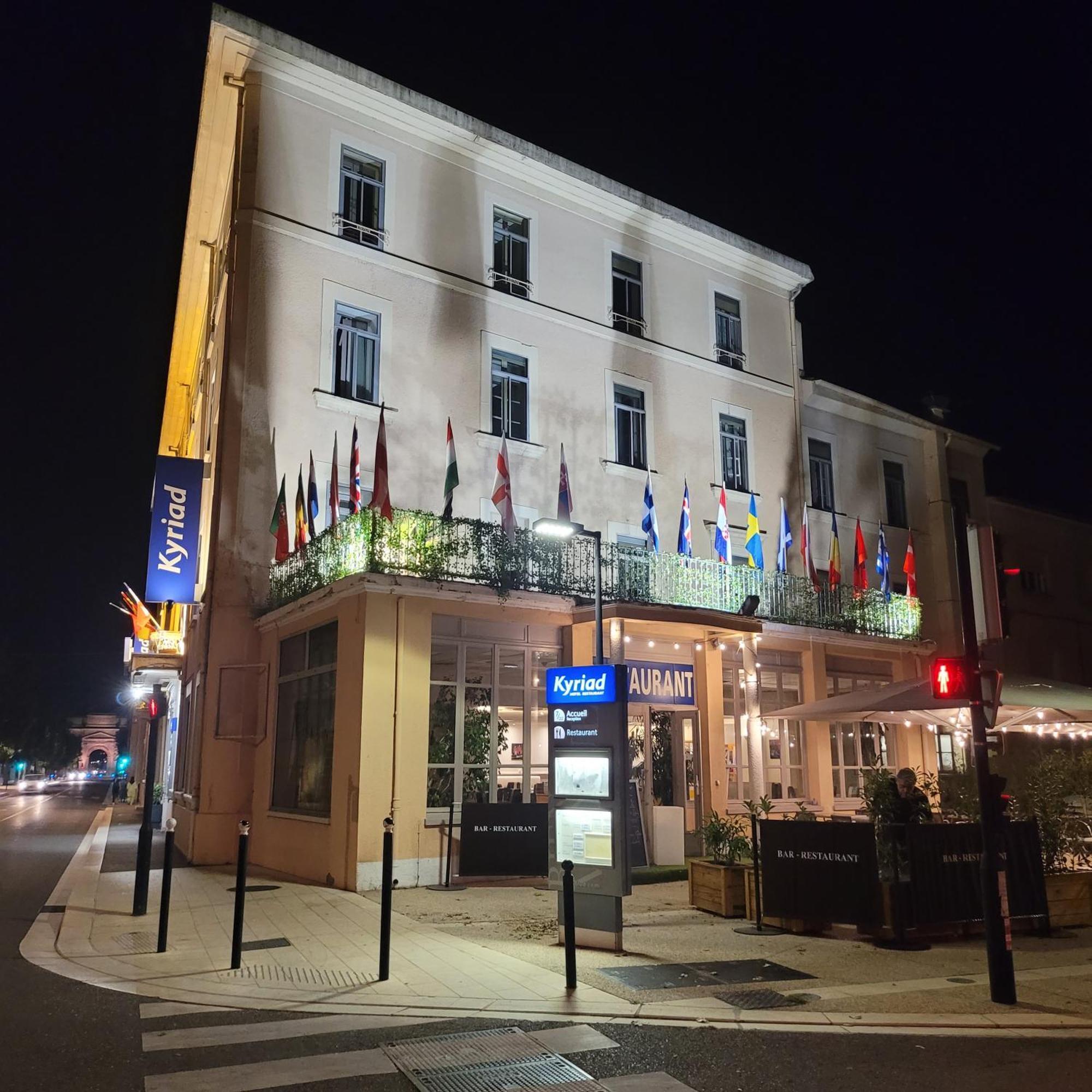 Hotel Kyriad Orange Centre Ville Exterior photo